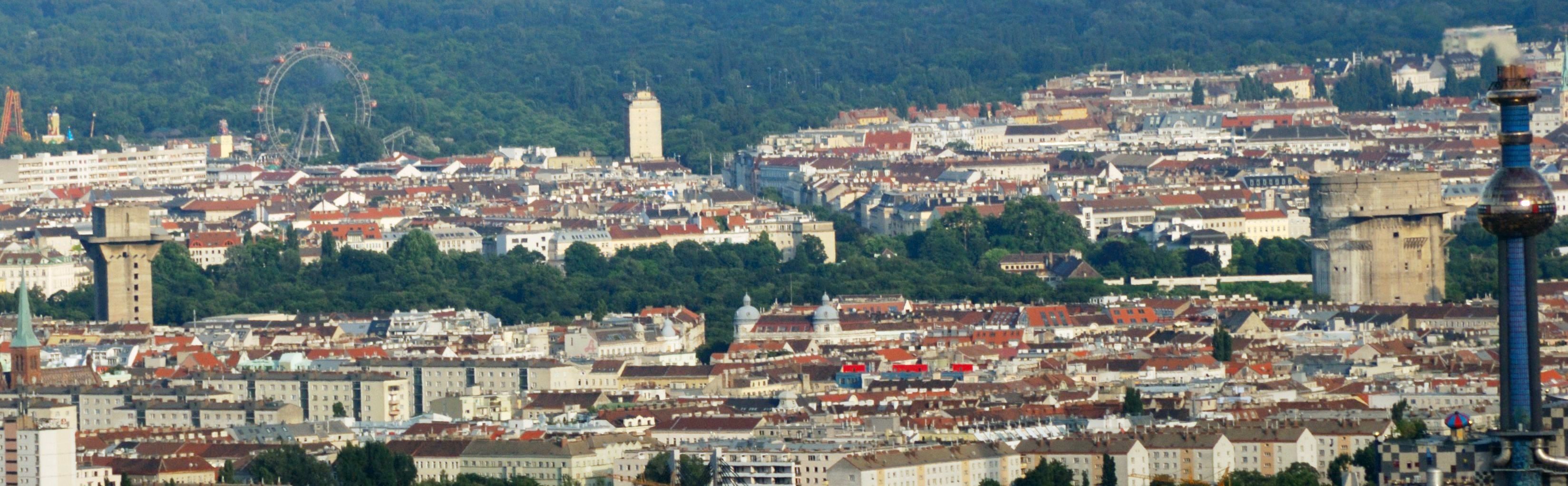 Flaktuerm-paar_augarten-wien.jpg