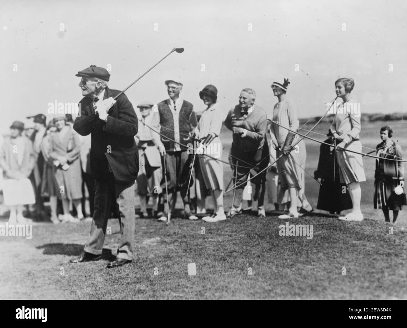 john-d-rockefeller-at-his-ormond-beach-home-the-multi-millionaire-playing-golf-on-his-golf-course-9-march-1928-2BW8D4K.jpg