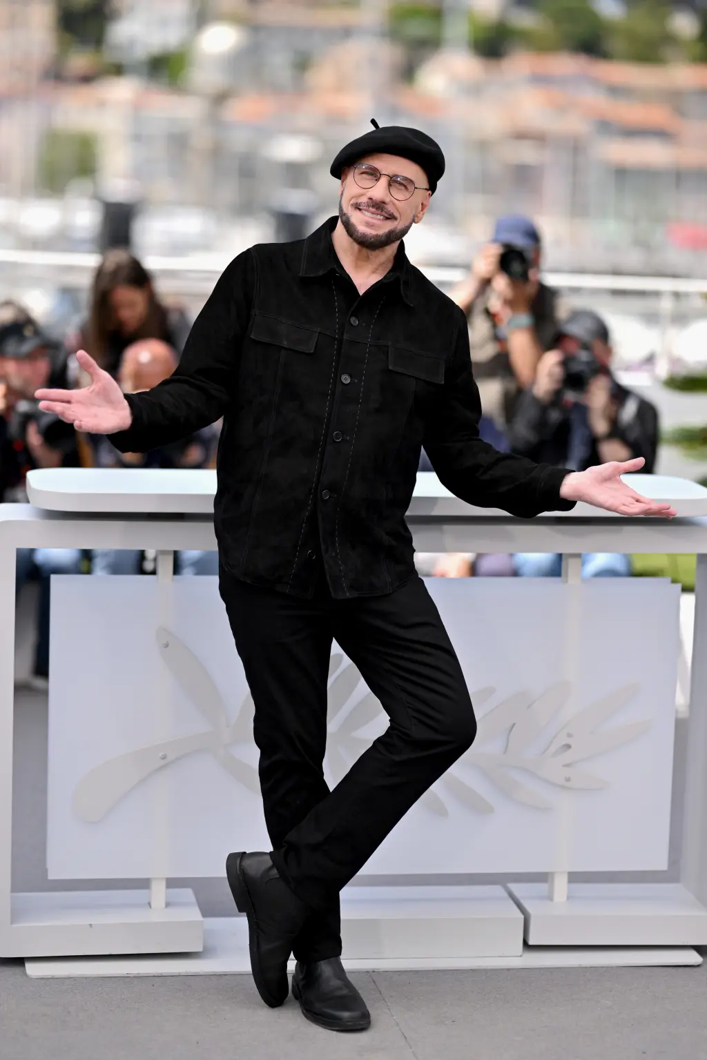 john-travolta-poses-propeller-one-127925957.webp
